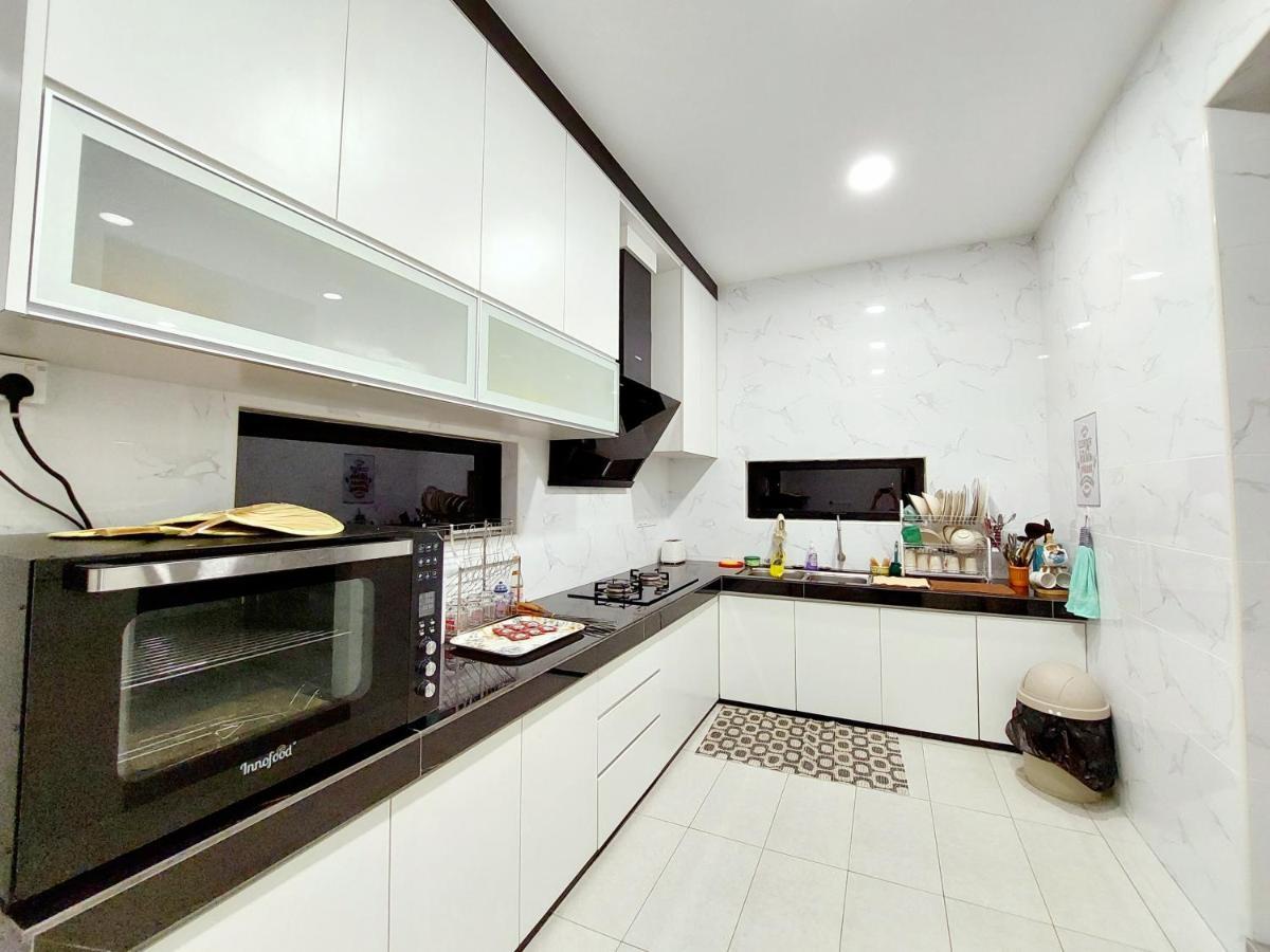 Villa Good2stay 15-20pax I 4r4b 1ktv I Swimming Pool I Bbq I Gaming I 10 Parking I Wifi6 Malacca